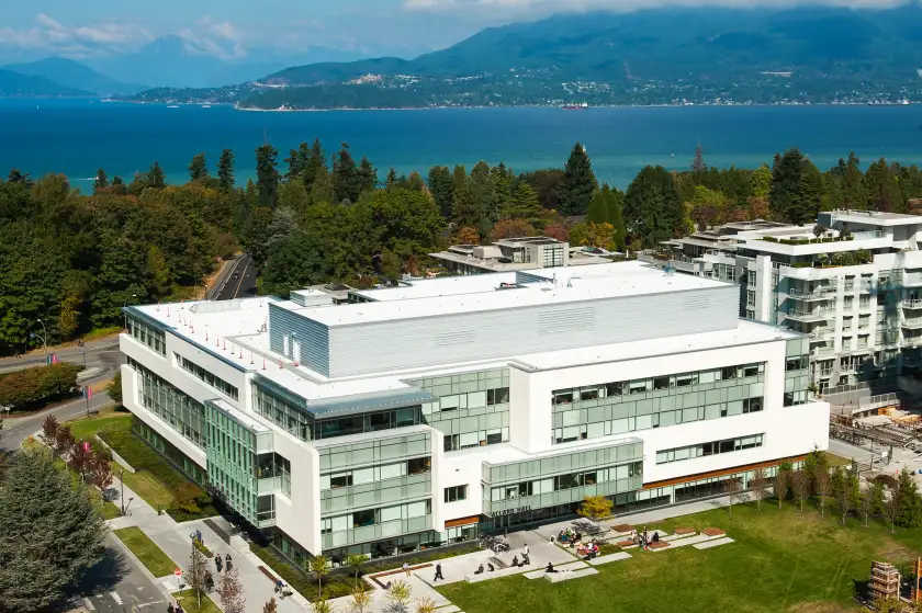法学院航拍远景